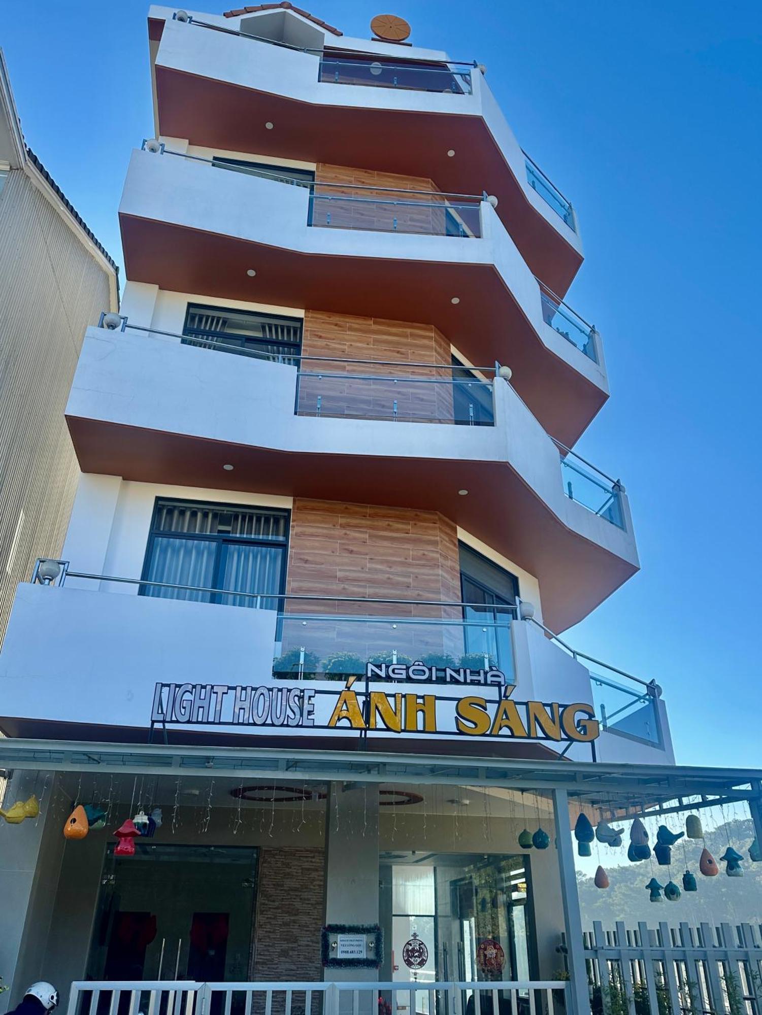 Khach San Anh Sang - Light House Hotel Da Lat Exterior photo